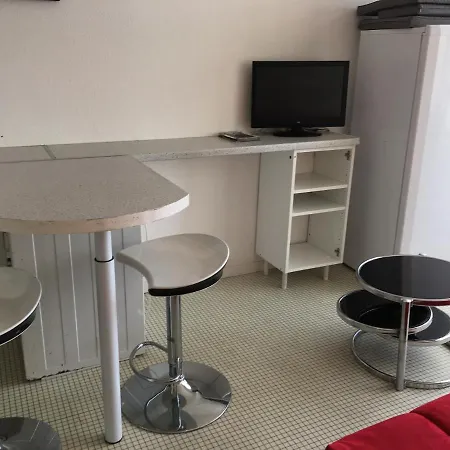 Avec Acces Direct A La Apartment